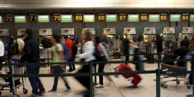 Imigrantes barrados em Portugal crescem 37%; brasileiros são maioria Imigrantes barrados em Portugal crescem 37%; brasileiros são maioria