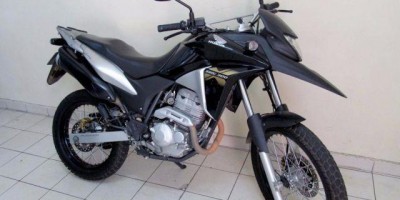 Bandido armado com revólver agride vítima com coronhada e rouba motocicleta XRE Bandido armado com revólver agride vítima com coronhada e rouba motocicleta XRE