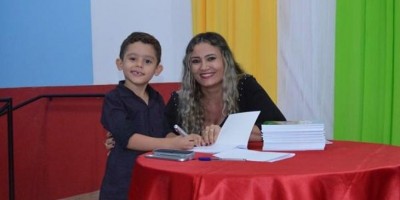 ROLIM DE MOURA: Escola Municipal Balão Mágico realiza noite de autógrafos ROLIM DE MOURA: Escola Municipal Balão Mágico realiza noite de autógrafos
