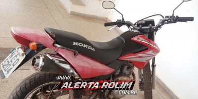 ROLIM DE MOURA: Moto furtada em Alto Alegre é recuperada pela PM em Rolim de Moura ROLIM DE MOURA: Moto furtada em Alto Alegre é recuperada pela PM em Rolim de Moura