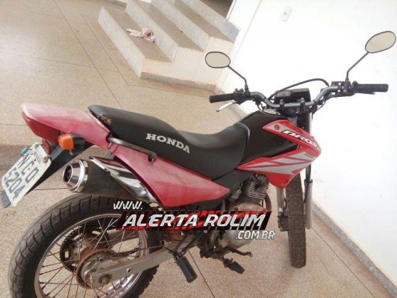 ROLIM DE MOURA: Moto furtada em Alto Alegre é recuperada pela PM em Rolim de Moura ROLIM DE MOURA: Moto furtada em Alto Alegre é recuperada pela PM em Rolim de Moura