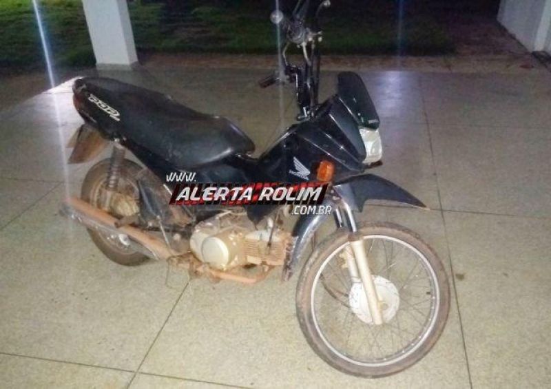 ROLIM DE MOURA:  Moto furtada em Rolim de Moura é recuperada pela PM na Zona Rural de Migrantinópolis ROLIM DE MOURA:  Moto furtada em Rolim de Moura é recuperada pela PM na Zona Rural de Migrantinópolis