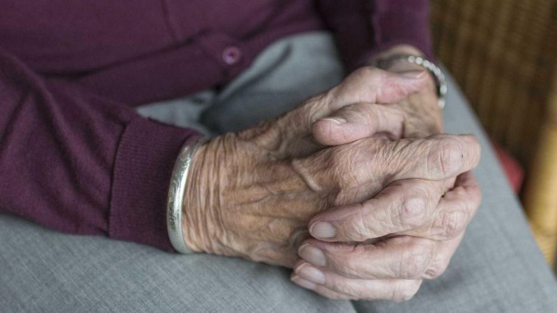 Filho tenta estrangular mãe de 72 anos e é preso em Nova Brasilândia D