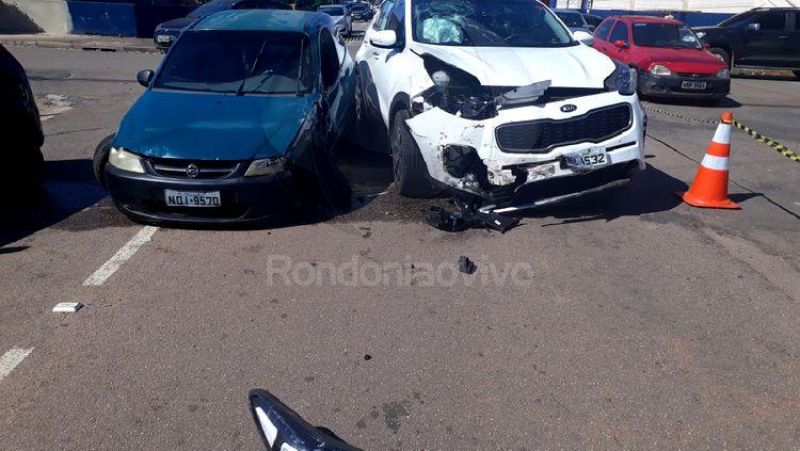 "NA DUQUE": Mais um grave acidente envolvendo quatro carros deixa mulher ferida