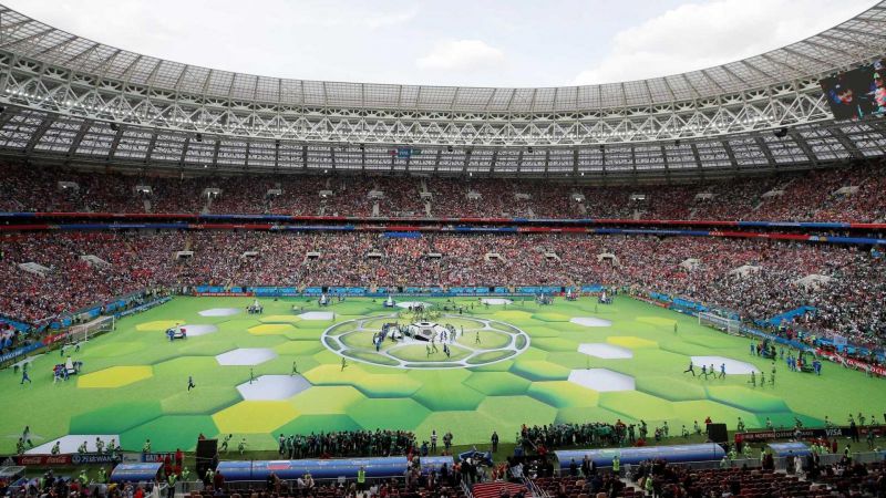 Professor afastado por licença médica aparece na Copa do Mundo