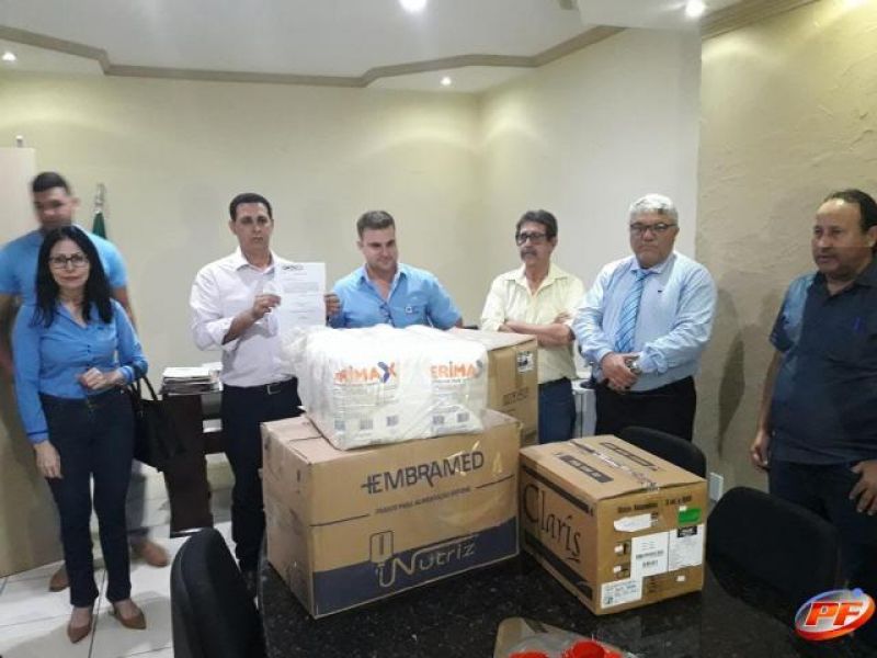Grupo Cesar Cassol doa 08 mil em medicamentos para a saúde de Rolim de Moura