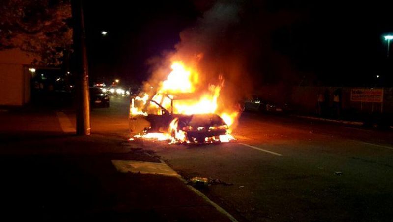 LEI SECA: Embriagado, motorista foge de operação e só para após veículo pegar fogo