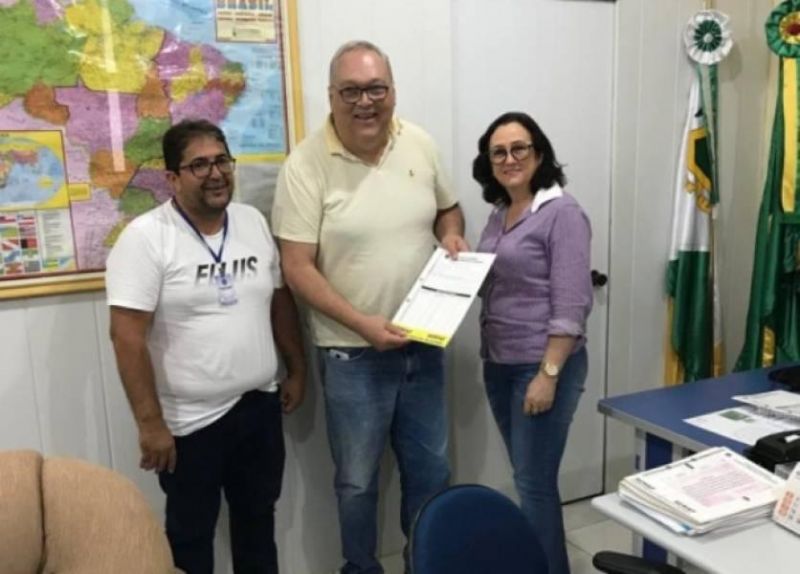 Prefeita de Cerejeiras dá aumento aos servidores e lança concurso