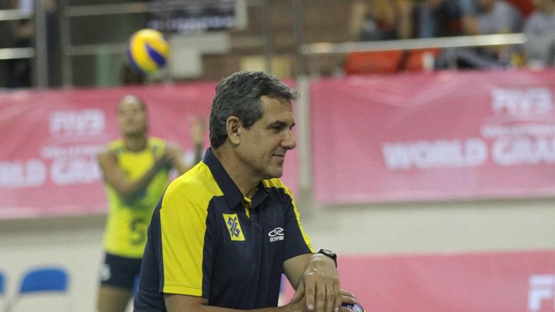 Zé Roberto define lista de convocadas para seleção brasileira de vôlei