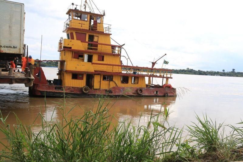 PORTO VELHO: Rebocador afunda no rio Madeira PORTO VELHO: Rebocador afunda no rio Madeira