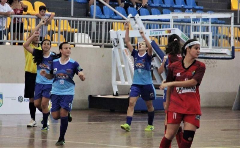ROLIM DE MOURA: Futsal juvenil feminino da Escola Aluízio é campeã estadual invicta no JOER 2019