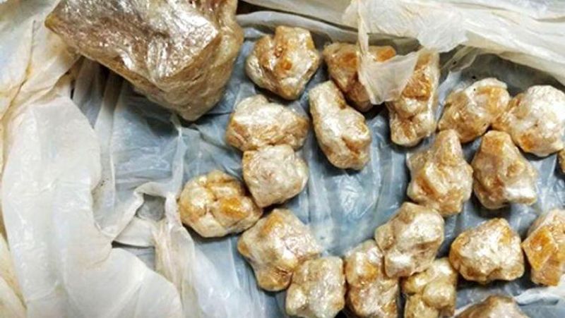 PM recebe denúncia e flagra passageiros com droga em ônibus PM recebe denúncia e flagra passageiros com droga em ônibus