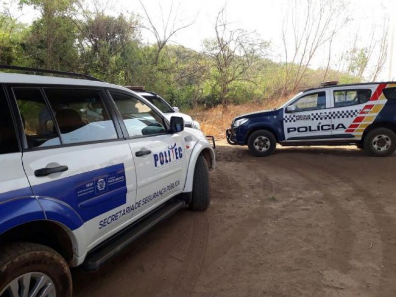 Homem mata esposa e atira em vizinhos que foram prestar socorro Homem mata esposa e atira em vizinhos que foram prestar socorro