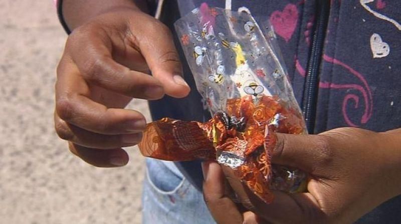 Mulher pega 33 anos de prisão por envenenar com bombons ex e filhos dela Mulher pega 33 anos de prisão por envenenar com bombons ex e filhos dela