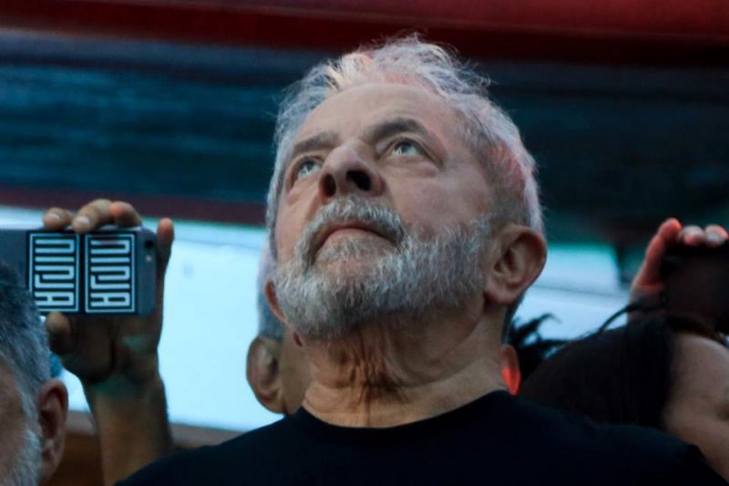 Procuradores da Lava Jato defendem que Lula vá para regime semiaberto