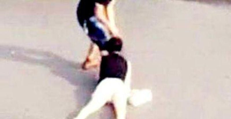 Após voltar da casa do pai, mulher é arrastada pelos cabelos por marido Após voltar da casa do pai, mulher é arrastada pelos cabelos por marido