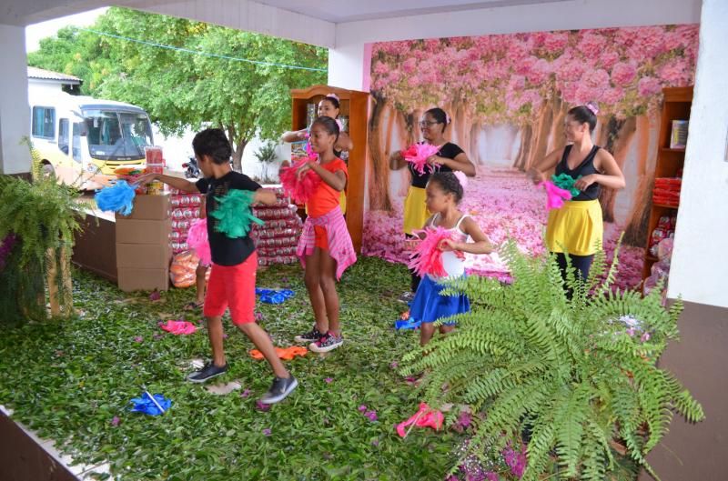 ROLIM DE MOURA: Tarde solidária arrecada doces para crianças ROLIM DE MOURA: Tarde solidária arrecada doces para crianças