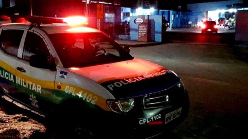 Homem é atacado a pauladas ao negar dinheiro para morador de rua Homem é atacado a pauladas ao negar dinheiro para morador de rua