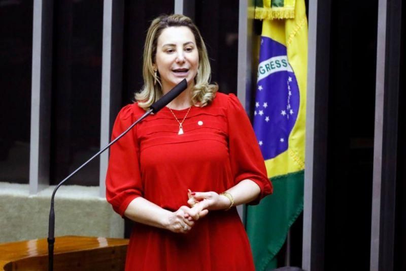 Projeto de lei que institui Revalida e MP que cria Projeto de lei que institui Revalida e MP que cria