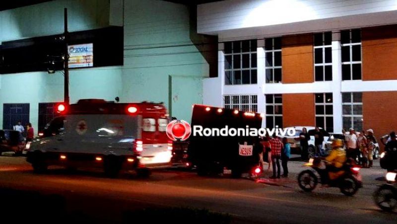 Atacado a golpes de facão, homem pede socorro em frente a agência bancária Atacado a golpes de facão, homem pede socorro em frente a agência bancária