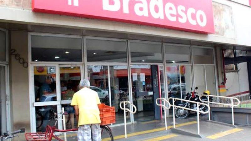 Bandidos roubam cerca de 20 mil em Bandidos roubam cerca de 20 mil em