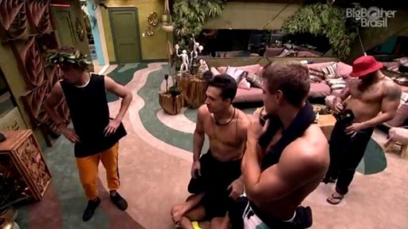 BBB20: Petrix esfrega partes íntimas em Flay e causa nova polêmica no programa; veja o vídeo BBB20: Petrix esfrega partes íntimas em Flay e causa nova polêmica no programa; veja o vídeo