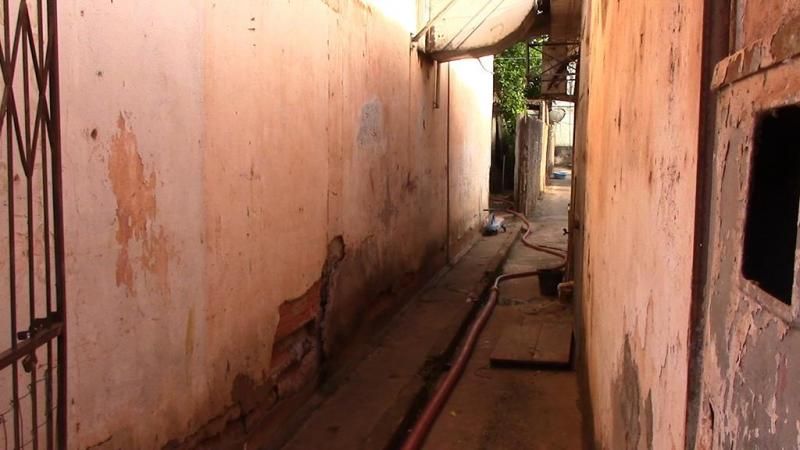 Corpo de Bombeiros controla incêndio em loja no centro de Rolim de Moura