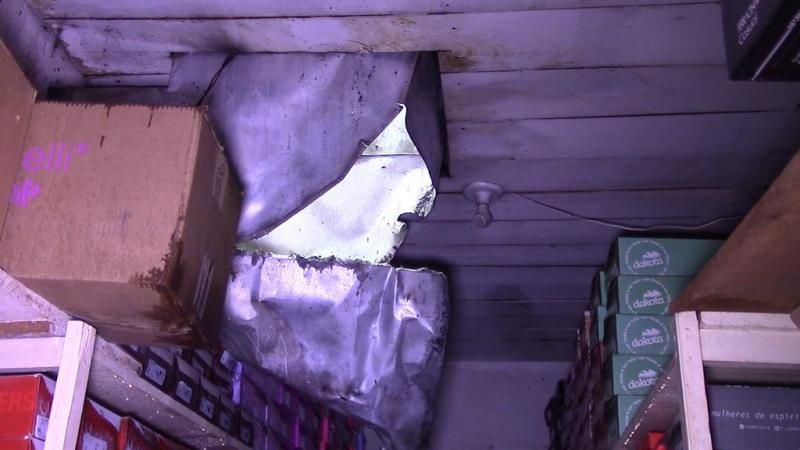 Corpo de Bombeiros controla incêndio em loja no centro de Rolim de Moura