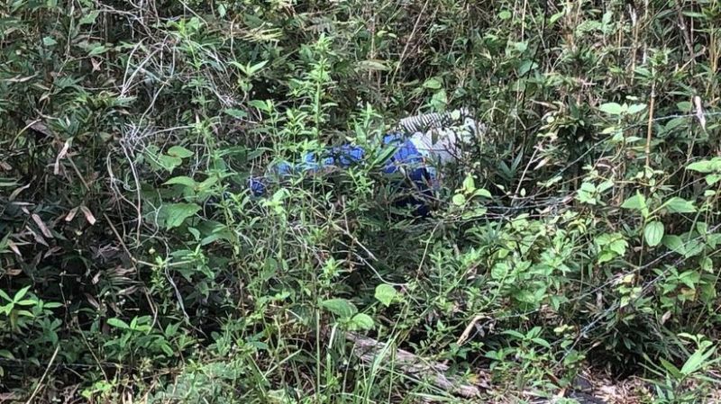 Corpo de mulher supostamente grávida, é encontrado com 3 tiros na cabeça Corpo de mulher supostamente grávida, é encontrado com 3 tiros na cabeça