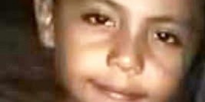 Criança de 06 anos é encontrada morta com galão de combustível preso à boca