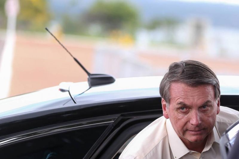 Em novo ataque à imprensa, Bolsonaro diz que jornalistas são Em novo ataque à imprensa, Bolsonaro diz que jornalistas são