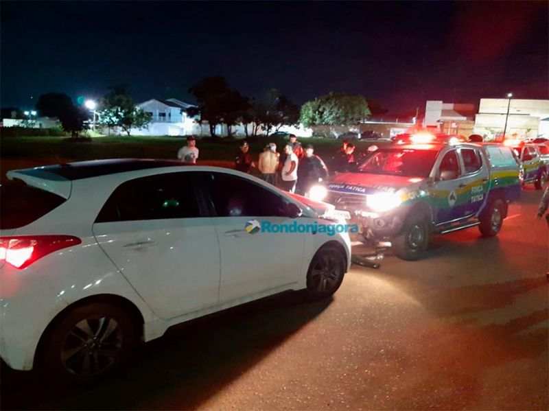 Motorista embriagado colide em viatura da PM em Porto Velho Motorista embriagado colide em viatura da PM em Porto Velho