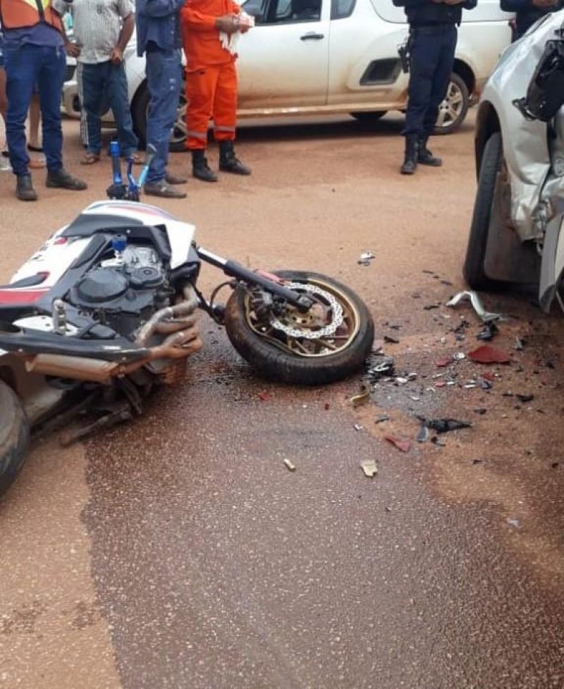 Jovem morre após colidir violentamente com S-10 em Guajará-Mirim; veja o vídeo Jovem morre após colidir violentamente com S-10 em Guajará-Mirim; veja o vídeo