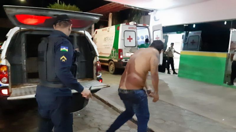 Usuário de drogas é preso após tentar colocar fogo na casa da avó e agredir tios Usuário de drogas é preso após tentar colocar fogo na casa da avó e agredir tios
