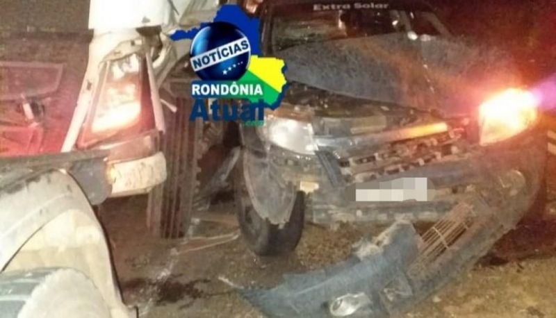 Engavetamento envolvendo vários veículos na Br-364, entre Ji-Paraná e Ouro Preto Engavetamento envolvendo vários veículos na Br-364, entre Ji-Paraná e Ouro Preto