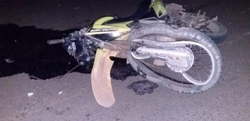 Grave acidente entre carro e moto deixa dois mortos em São Miguel do Guaporé Grave acidente entre carro e moto deixa dois mortos em São Miguel do Guaporé