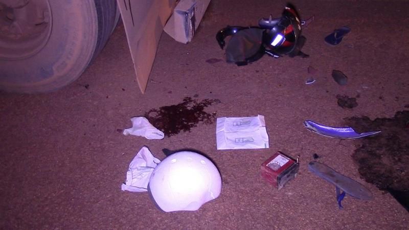 Motociclista é socorrido em estado grave após bater na traseira de carreta estacionada em Rolim de Moura Motociclista é socorrido em estado grave após bater na traseira de carreta estacionada em Rolim de Moura