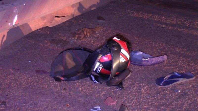Motociclista é socorrido em estado grave após bater na traseira de carreta estacionada em Rolim de Moura Motociclista é socorrido em estado grave após bater na traseira de carreta estacionada em Rolim de Moura