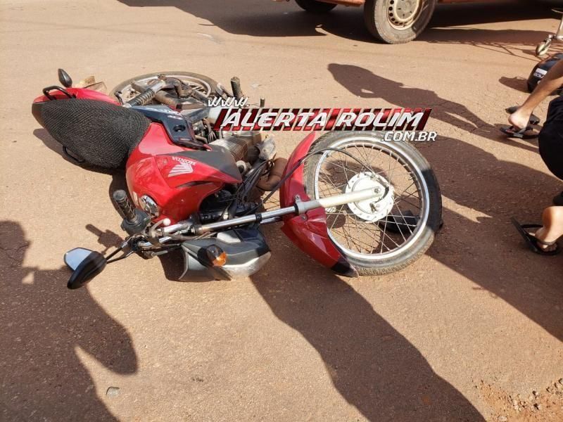 Mãe e filho ficam feridos em colisão envolvendo moto e carro em Rolim de Moura Mãe e filho ficam feridos em colisão envolvendo moto e carro em Rolim de Moura