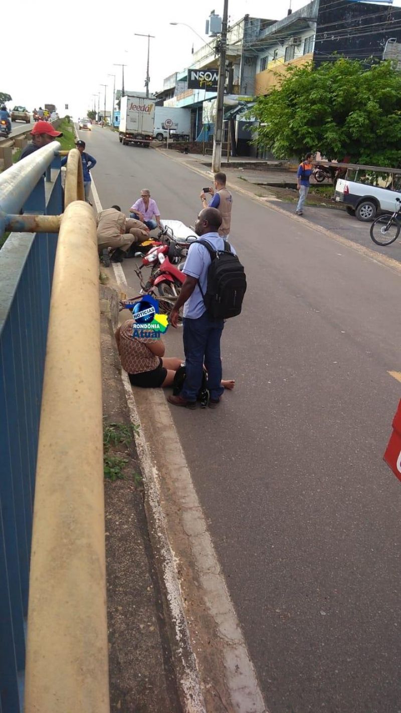 Ciclista é socorrido desmaiado após acidente na ponte do Rio Machado em Ji-Paraná Ciclista é socorrido desmaiado após acidente na ponte do Rio Machado em Ji-Paraná