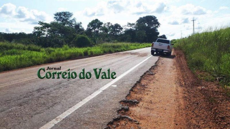 População de Alvorada do Oeste ameaça fechar BR-429 por abandono da rodovia População de Alvorada do Oeste ameaça fechar BR-429 por abandono da rodovia
