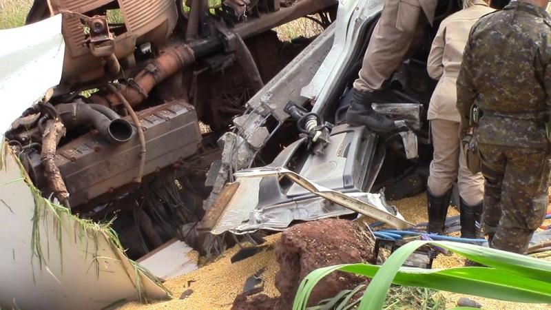 Atualização: Motorista morre preso às ferragens em acidente no trevo de Rolim com a BR-364 Atualização: Motorista morre preso às ferragens em acidente no trevo de Rolim com a BR-364