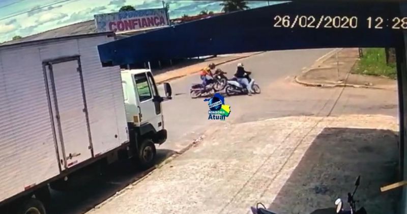 Câmera registra acidente entre duas motos em Ji-Paraná; veja o vídeo