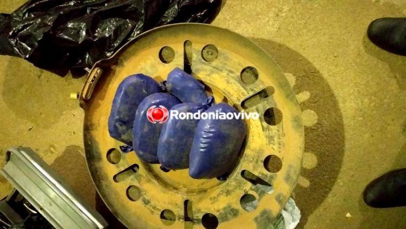 Polícia prende dupla com quase cinco quilos de droga e portando metralhadora