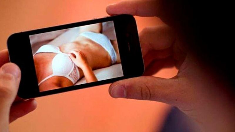 Inconformado com separação, homem estaria divulgando vídeos íntimos da ex-esposa