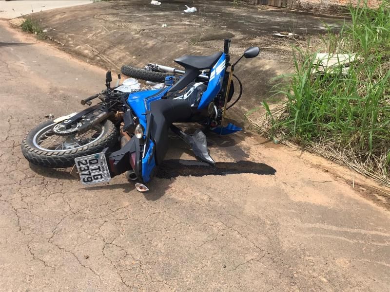 Motociclista morre após grave acidente em Jaru Motociclista morre após grave acidente em Jaru
