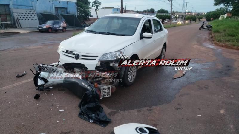 Motociclista fica ferido ao ser atingido por carro que trafegava pela contramão em Rolim de Moura Motociclista fica ferido ao ser atingido por carro que trafegava pela contramão em Rolim de Moura