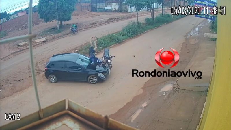 Câmera de segurança registra grave acidente entre carro e moto em Porto Velho; veja o vídeo Câmera de segurança registra grave acidente entre carro e moto em Porto Velho; veja o vídeo