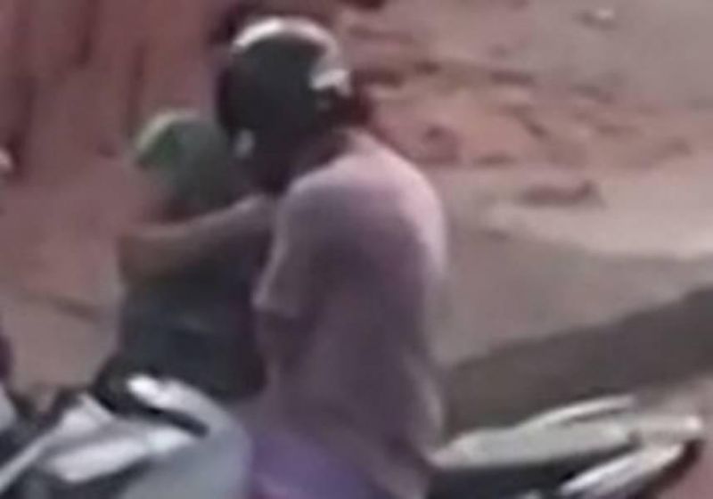 Homem de 29 anos é obrigado a pilotar moto com assaltante na garupa