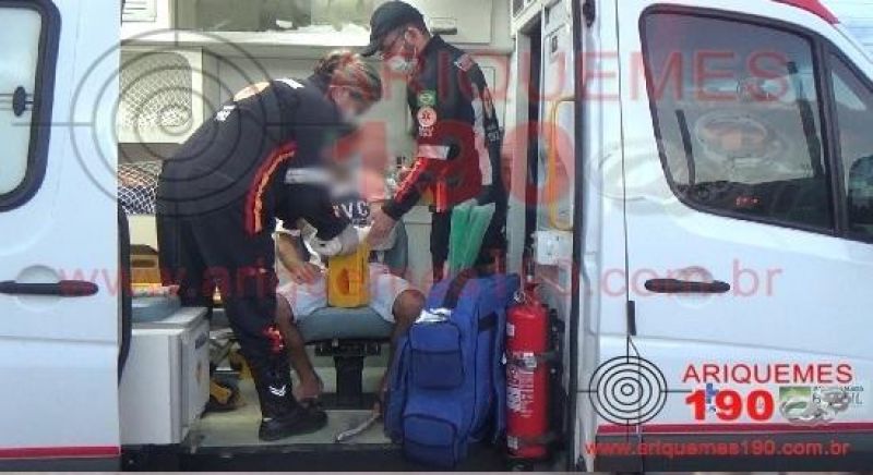 Carreta passa por cima de moto o condutor escapou da morte por pouco Carreta passa por cima de moto o condutor escapou da morte por pouco